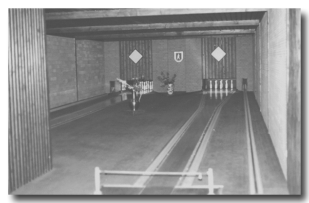 Eine sportkegle-gerechte 2-Bahnen-Anlage wird 1975 gebaut.