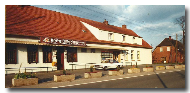 Anfang der 1980er Jahre wird das Gebäude neu gestrichen.